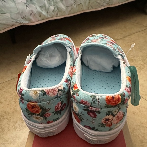 Flower vans - Picture 3 of 4